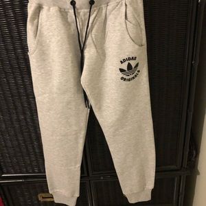 NEW ADIDAS GREY SWEATPANTS